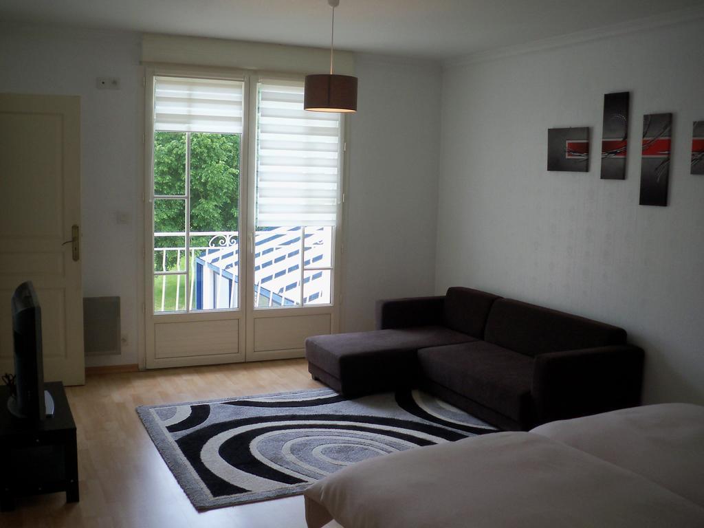 Les Vedieres Conflans-sur-Anille Exterior photo