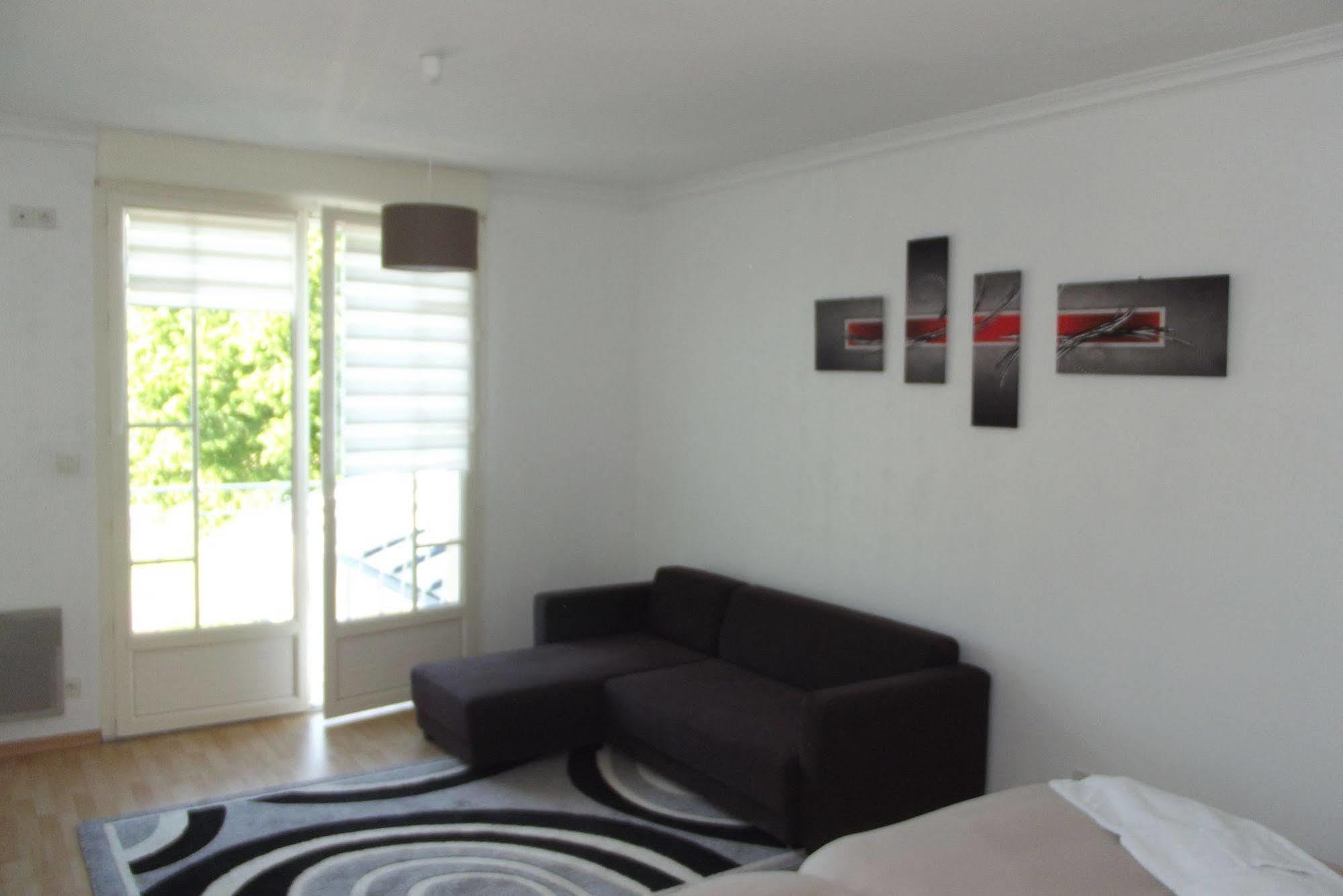 Les Vedieres Conflans-sur-Anille Exterior photo